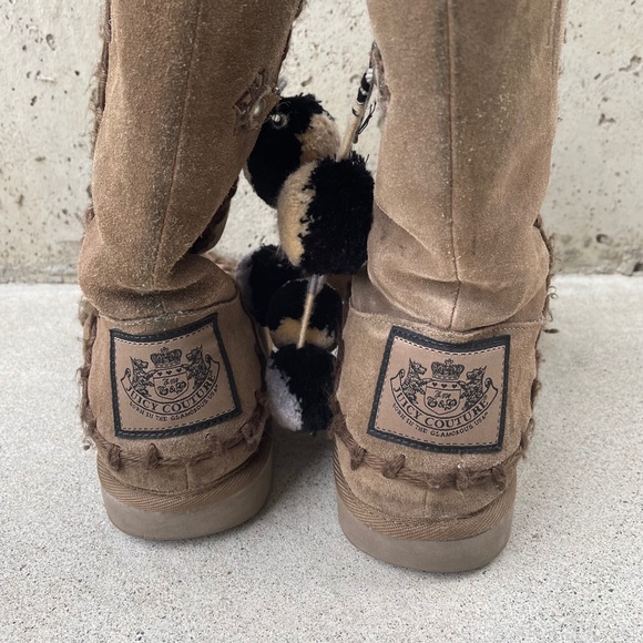 Juicy Couture Brown Fur Lined Winter Boots with Stitching and Pom Poms - size 8 - Picture 4 of 10